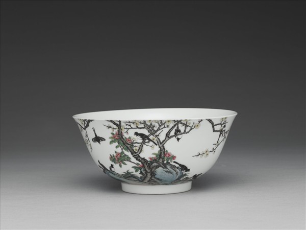 琺瑯彩瓷茶梅十二喜碗