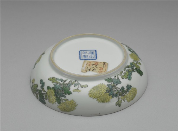 琺瑯彩菊花紋碟