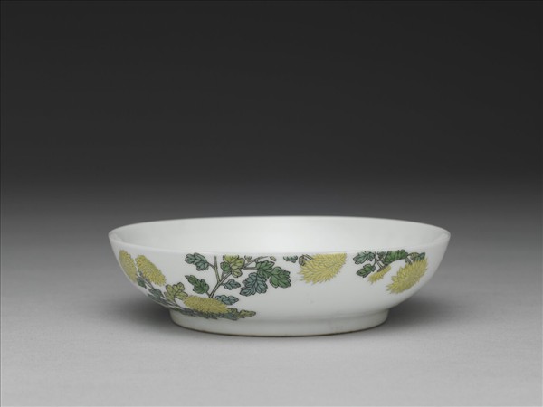 琺瑯彩菊花紋碟