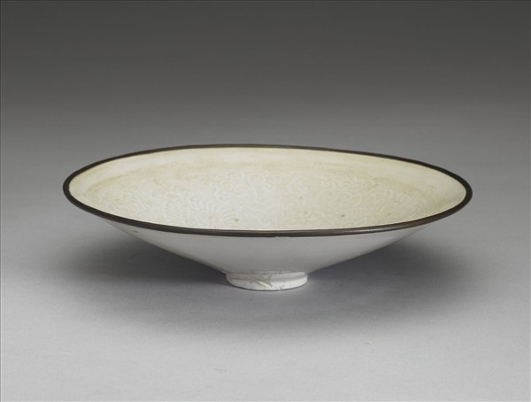 定窯白瓷印花石榴撇口碗