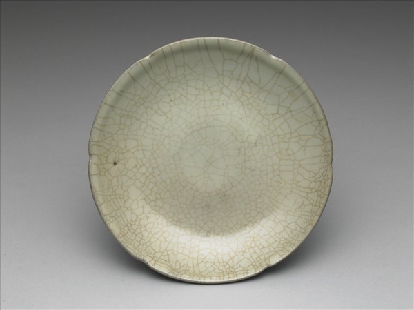 青瓷葵口碟