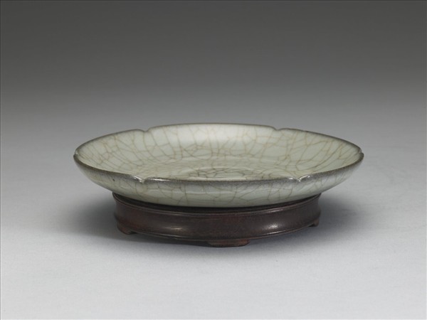 官窯 青瓷葵口碟