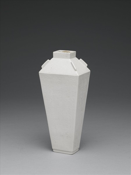 白瓷百壽紋方瓶