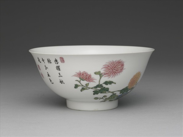 琺瑯彩菊花紋碗