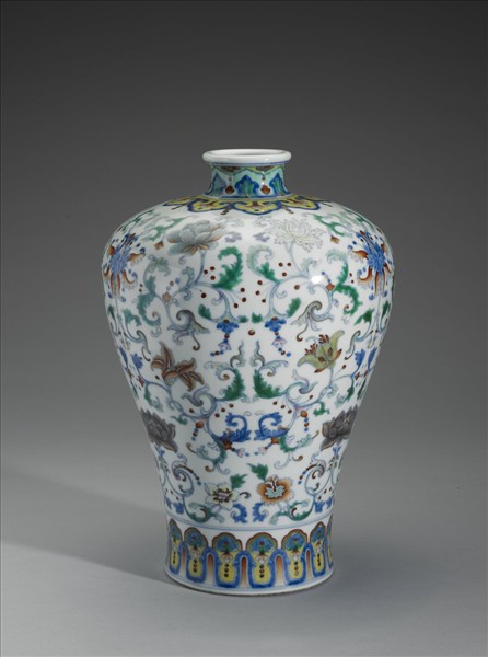 鬥彩四季花卉紋梅瓶