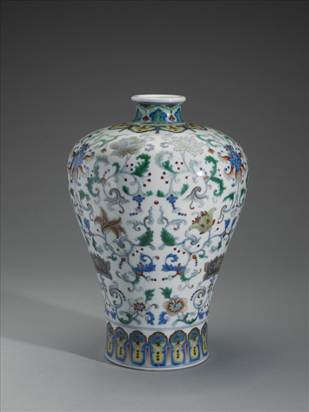 鬥彩四季花卉紋梅瓶