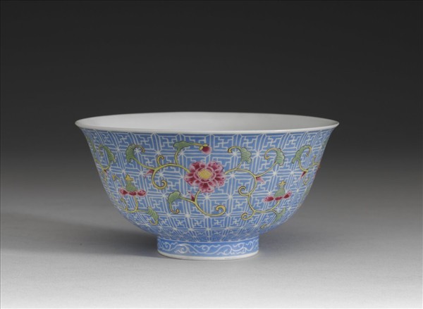 青花阿拉伯文番蓮紋尊- 故宮