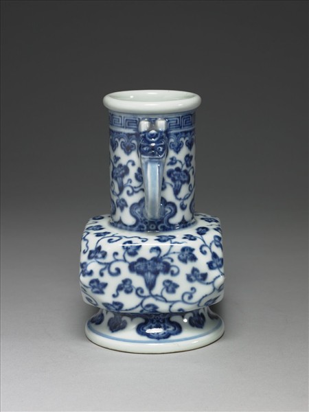 青花牽牛花紋獸耳折方瓶