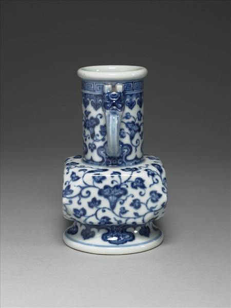 青花牽牛花紋獸耳折方瓶