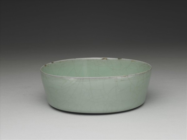 官窯 青瓷圓洗(「正庵」銘)