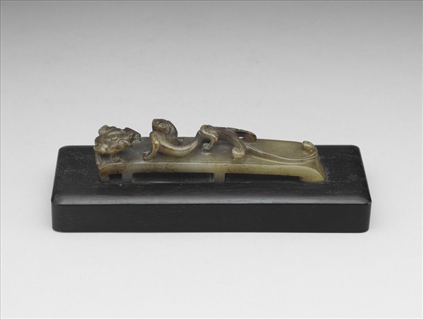 紫檀木嵌熊獸紋玉劍璏壓尺