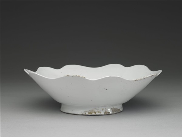 白瓷「官」字花式碗