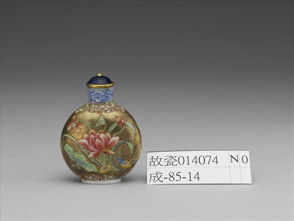 玻璃胎畫琺瑯金地花卉紋鼻煙壺