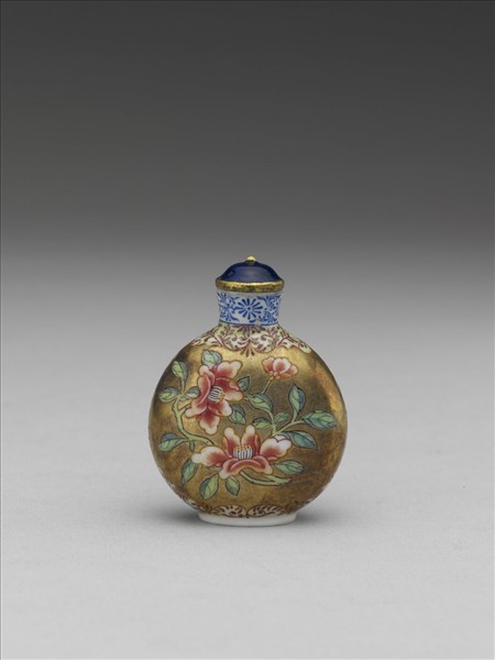 玻璃胎畫琺瑯金地花卉紋鼻煙壺