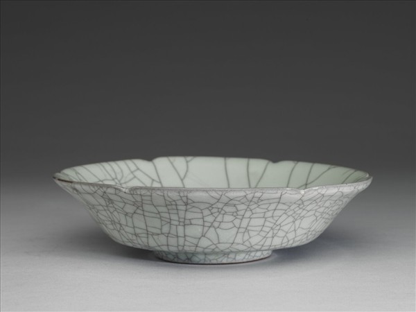 哥窯 青瓷葵口盤