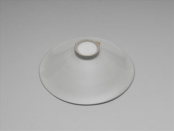 白瓷雲鳳紋斗笠碗