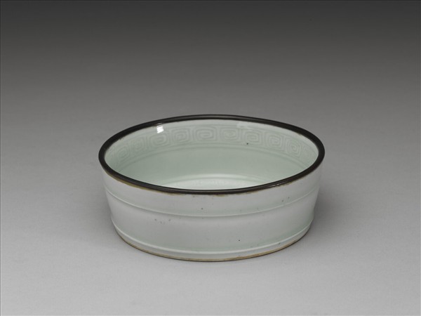 湘湖窯 青白瓷刻花龍紋洗