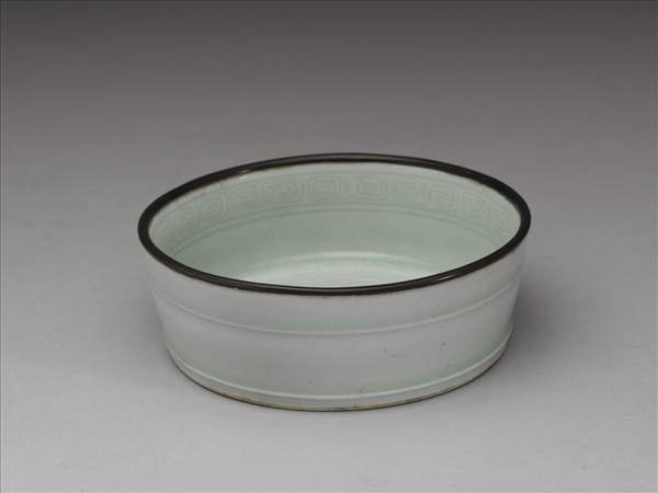 湘湖窯 青白瓷刻花龍紋洗