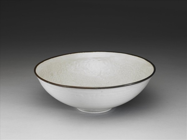 景德鎮窯 白瓷印花花卉紋碗