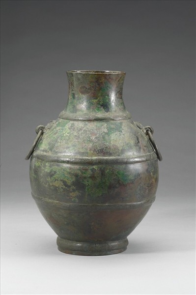 交龍紋壺