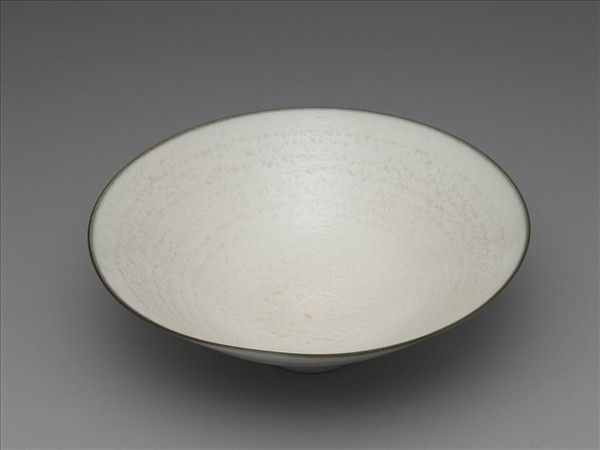 定窯 白瓷劃花雙魚紋碗