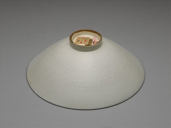 定窯 白瓷劃花雙魚紋碗