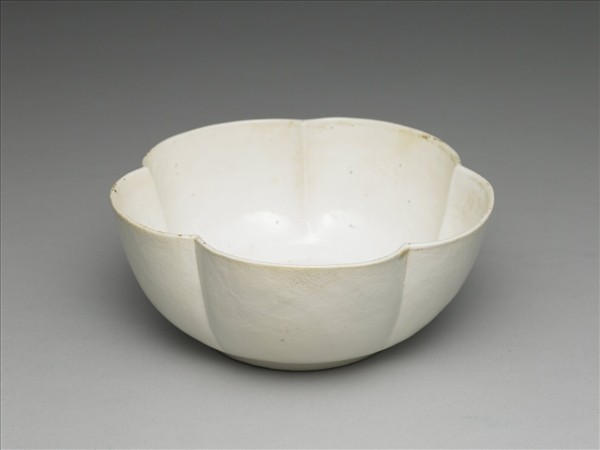 定窯 白瓷梅花式碗