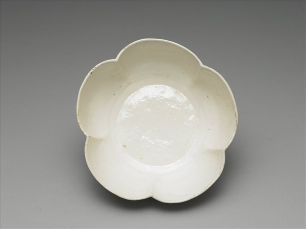 定窯 白瓷梅花式碗