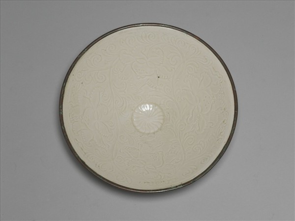 定窯 白瓷劃花石榴花紋碗