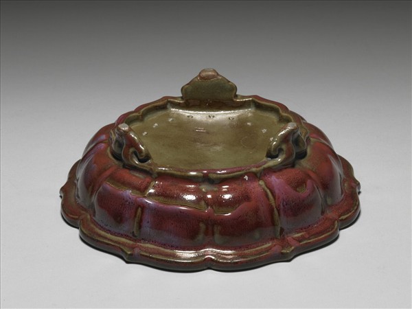 鈞窯 葡萄紫釉蓮花式盆托