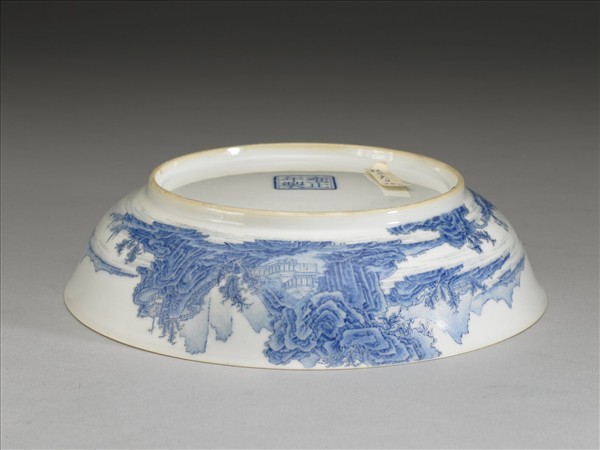 琺瑯彩青山水圖盤