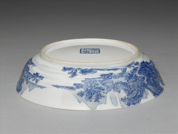 琺瑯彩青山水圖盤