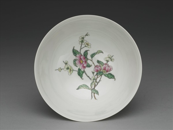 琺瑯彩山水樓閣圖碗