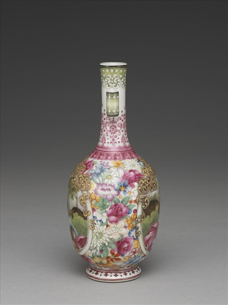 琺瑯彩錦地開光西洋人物圖貫耳瓶