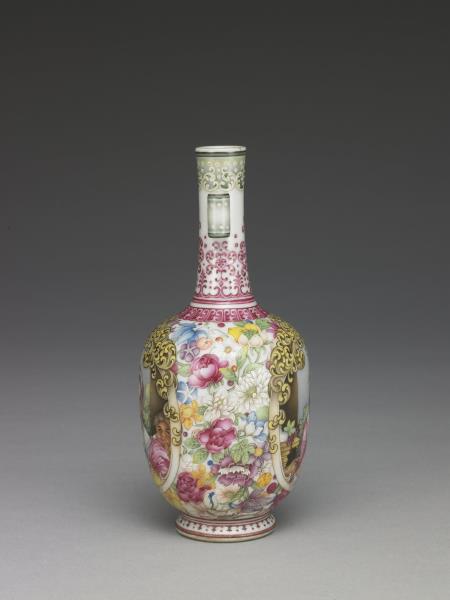 琺瑯彩錦地開光西洋人物圖貫耳瓶