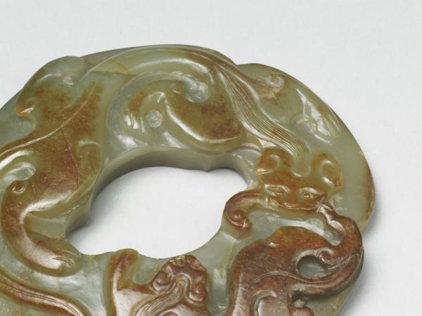 雙螭紋海棠式玉環