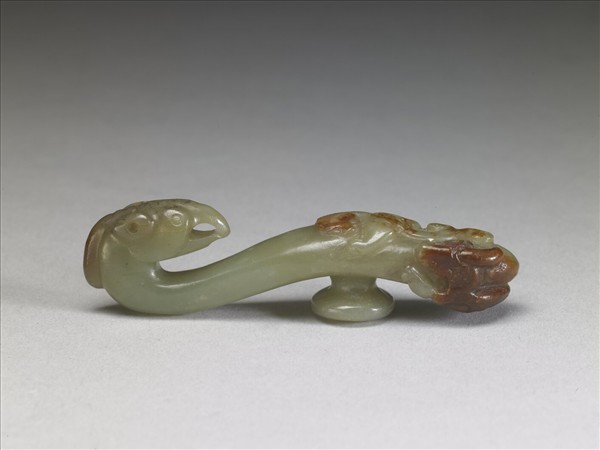 玉鷹首蟠螭帶鉤