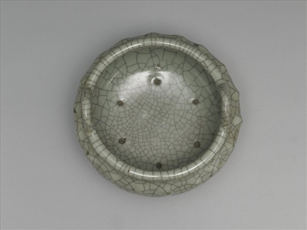 仿官釉乳丁紋三足爐