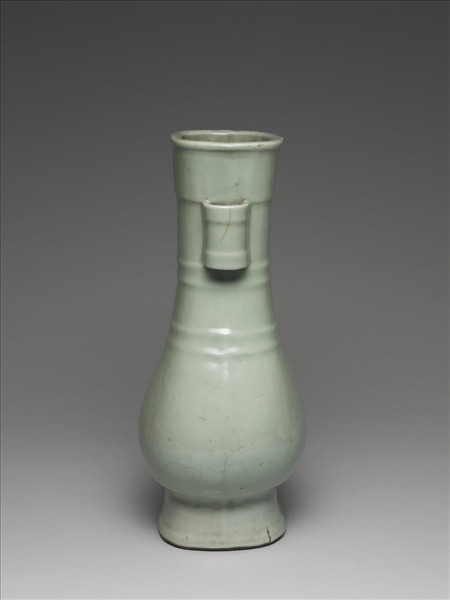 龍泉窯 青瓷弦紋貫耳壺