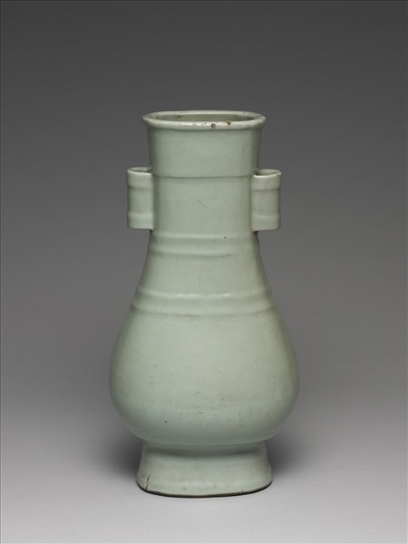 龍泉窯 青瓷弦紋貫耳壺