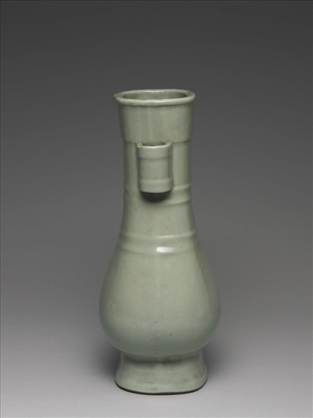 龍泉窯 青瓷弦紋貫耳壺