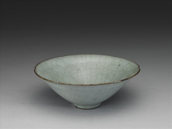 官窯 青瓷葵口茶盞