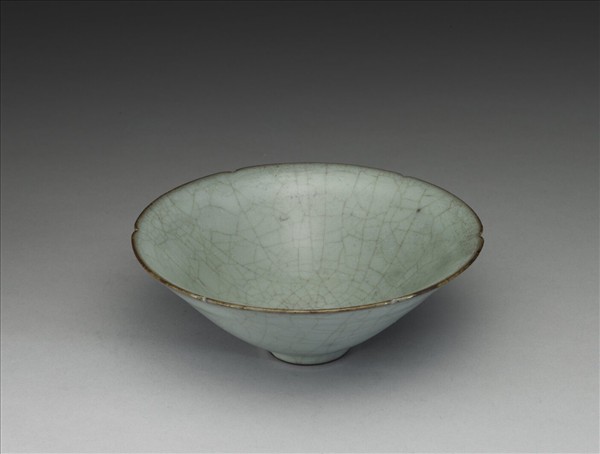 官窯 青瓷葵口茶盞