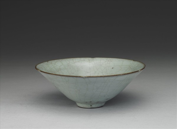 官窯 青瓷葵口茶盞