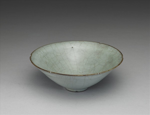 官窯 青瓷葵口茶盞