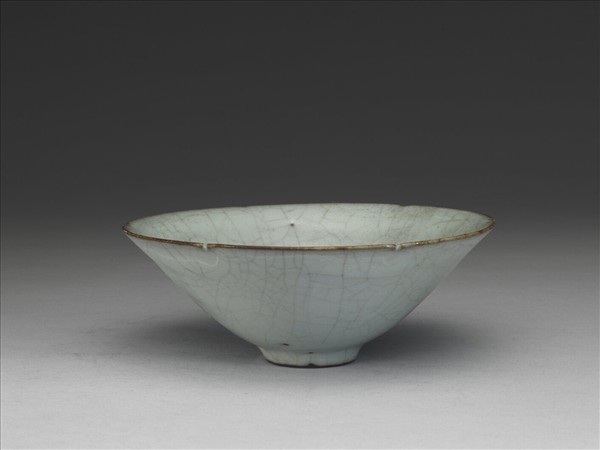 官窯 青瓷葵口茶盞