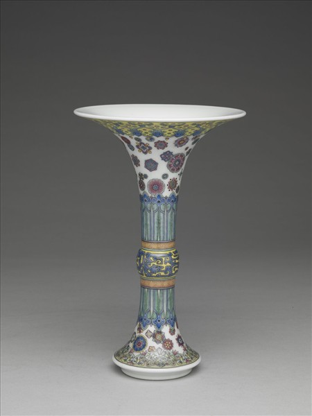 琺瑯彩蕉葉繡球花紋觚