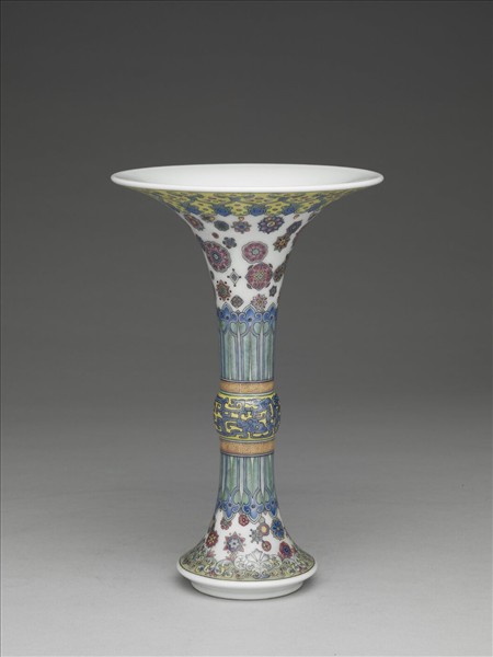 琺瑯彩蕉葉繡球花紋觚