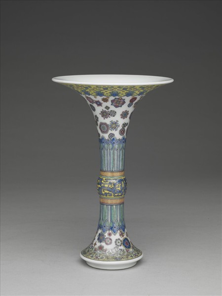 琺瑯彩蕉葉繡球花紋觚