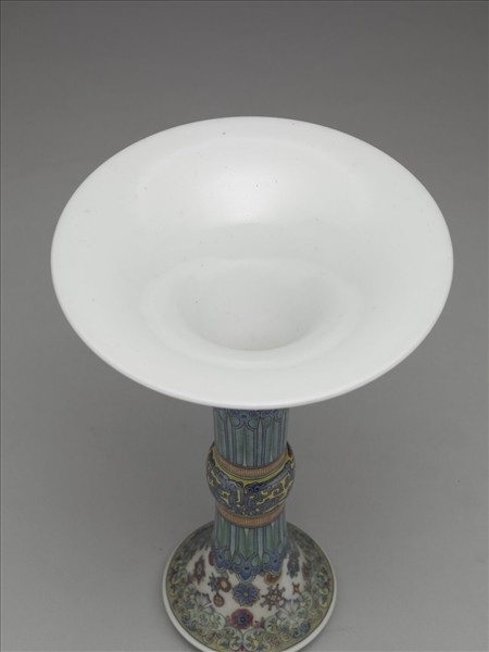 琺瑯彩蕉葉繡球花紋觚